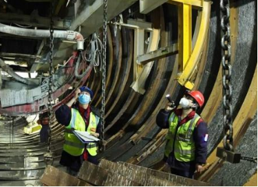 天山胜利隧道建设使用起重草莓视频网页版污